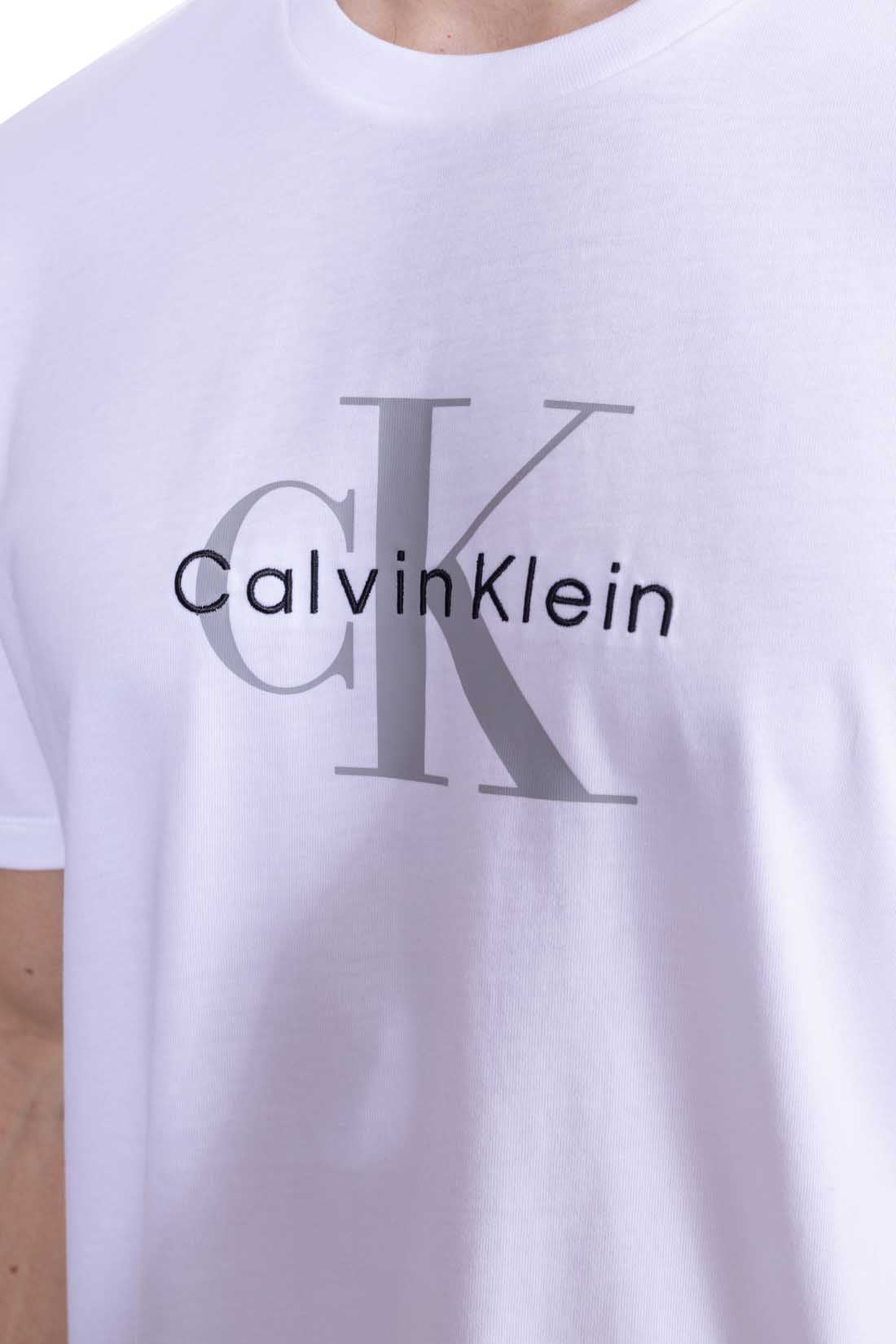 CALVIN KLEIN JEANS - Men's logo T-shirt  - Size XL