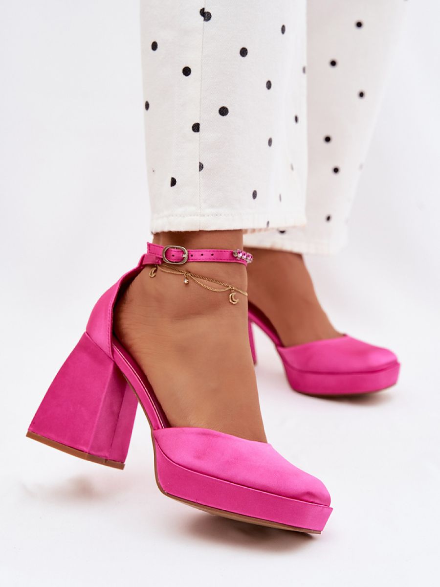Sandali con Tacco — Step in Style